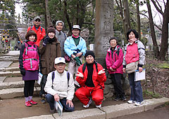 【4】鎌倉アルプスを踏破し、皆さんご満悦！次は高尾山に登ります。