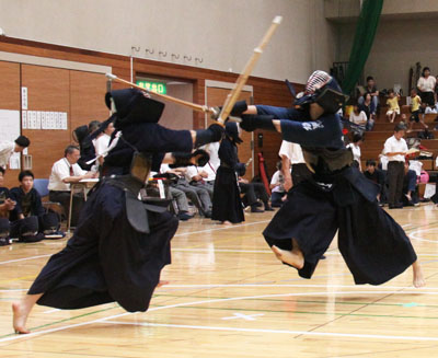 港南区剣道大会では小学生から大人まで多くの剣士が稽古の成果を発揮しました