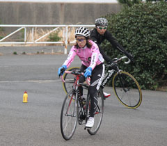 自転車は知り合いのコーチに教えてもらっています