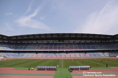 日産スタジアムの 芝生 でプレーしよう 東日本太平洋沖地震チャリティイベント 横浜スポーツ情報サイト ハマスポ