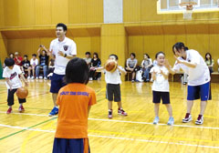 地域貢献活動「横浜ビー・コルセアーズバスケットボールクリニック」