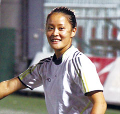 Yokohama Local Playmaker for the Women's Sevens Rugby National TeamAyaka Suzuki