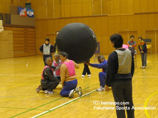 神奈川区さわやかスポーツ普及委員会　キンボール講習会