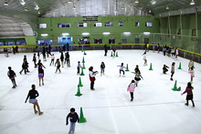 神奈川スケートリンク<br />
　体育の日スケート教室