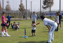 ①横浜DeNAベイスターズ
野球教室