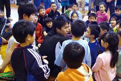ロンドン五輪に出場した細田選手は子供たちの目線で熱いメッセージを語りました。