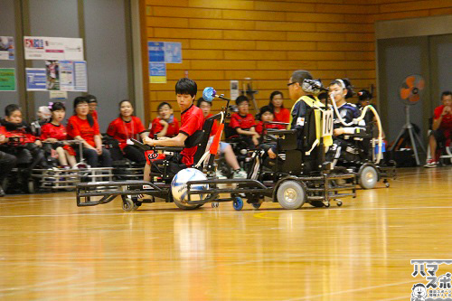 電動車いすサッカー1